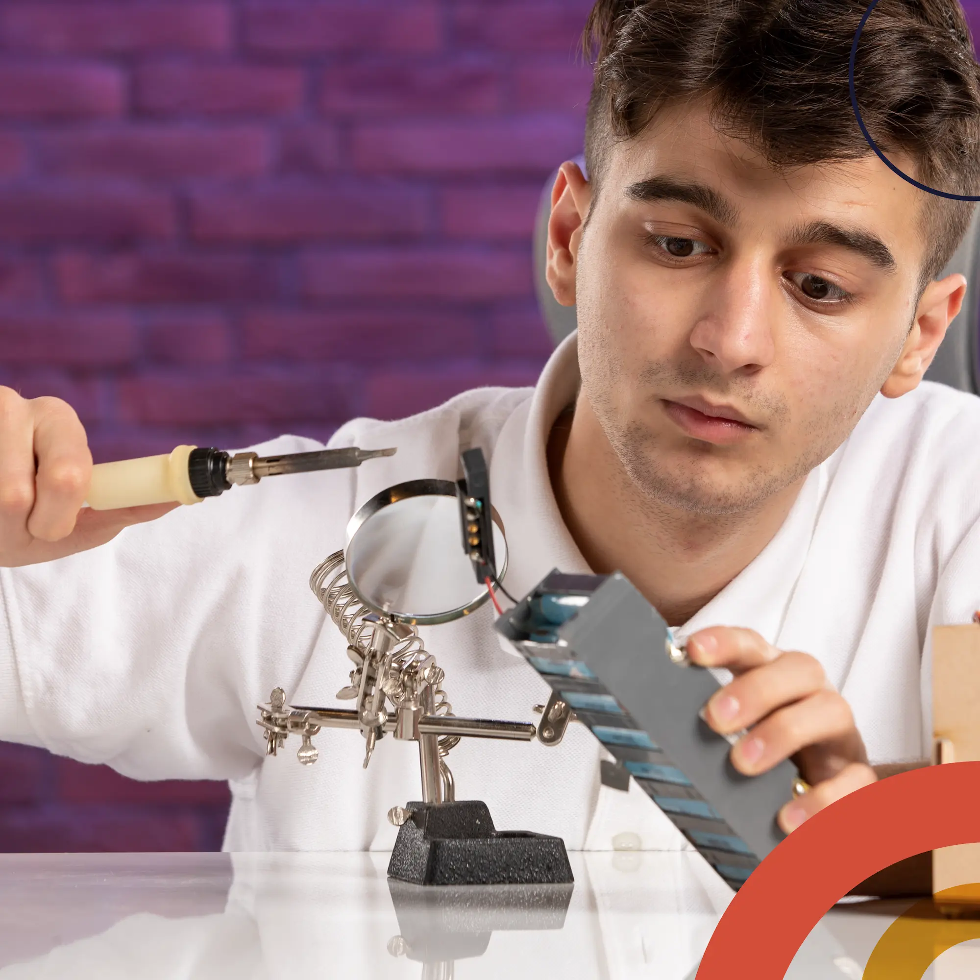 En Emotions promovemos el uso de soluciones que exploran la metodología STEM y que conducen al desarrollo de ciencias como la nanotecnología.